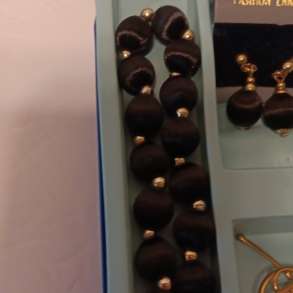 Vintage necklace earrings and pin set New - Picture 4 of 5